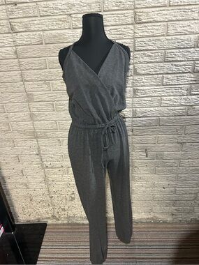 Charcoal Gray Sleeveless Jumpsuit with Drawstring Waist & Clasp V Neck Pockets